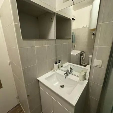 Apartment Cap D'agde De 1a 4 Personnes, A 1 Min Du Port A Pied *
