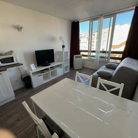 Cap D'agde De 1a 4 Personnes, A 1 Min Du Port A Pied