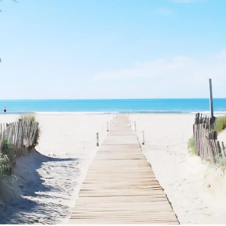 Cap D'agde Ideal Pour 2 Personnes, A 2 Minutes A Pied Du Port Agde