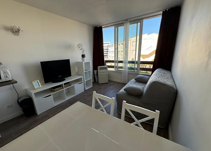 Cap D'agde Ideal Pour 2 Personnes, A 2 Minutes A Pied Du Port Lägenhet *